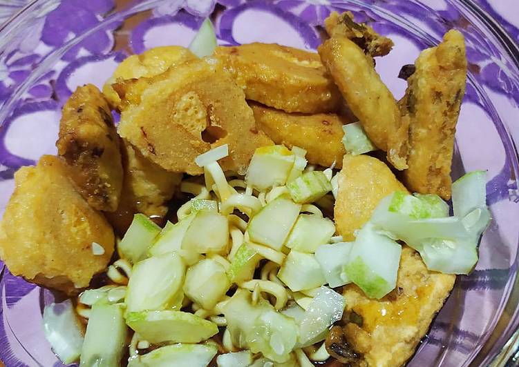 5. Pempek Ikan Tenggiri ๐ + Kuah cuko pedas๐ถ